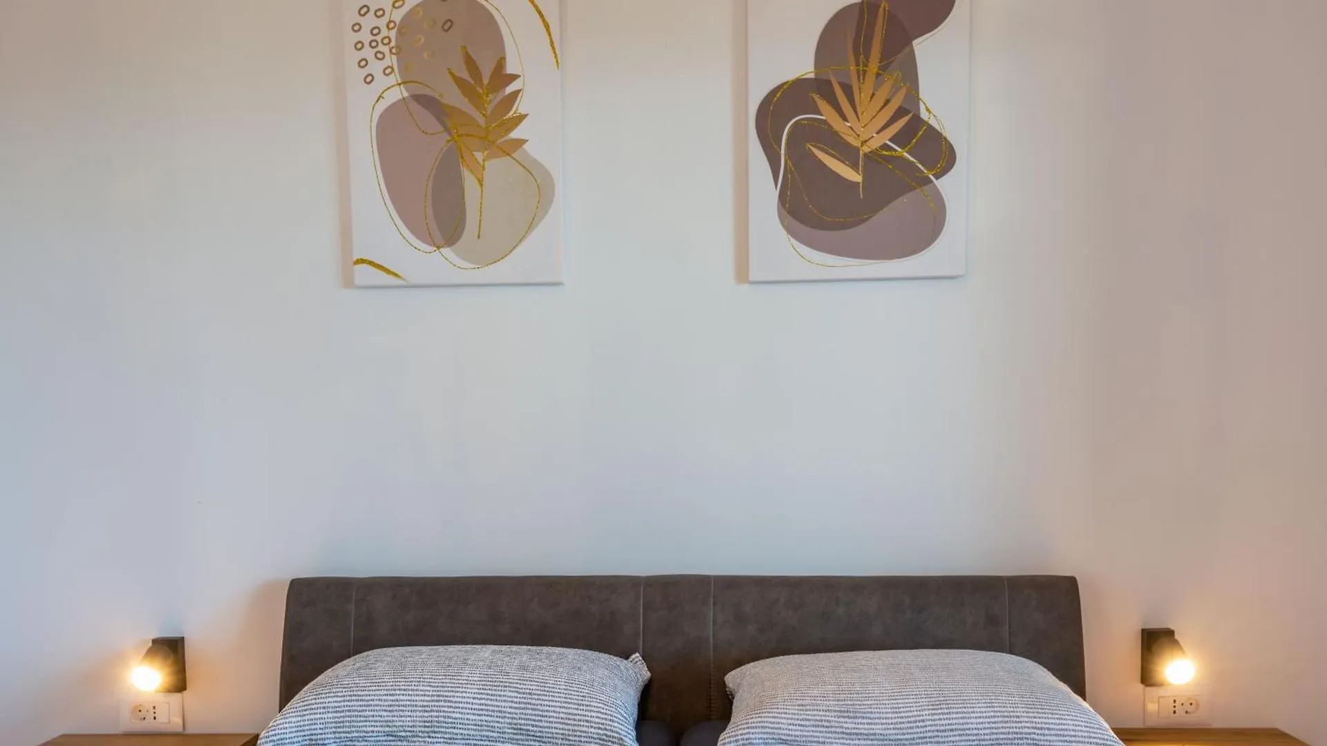 度假居 Villa Mia in Labin, a two apartment villa with pool close to the sea Krapan