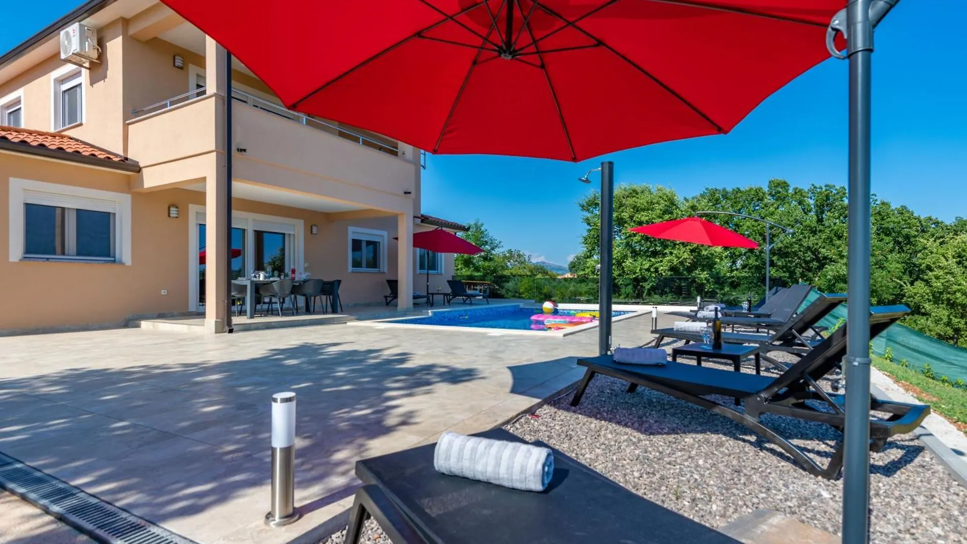 Villa Mia In Labin, A Two Apartment Villa With Pool Close To The Sea Krapan Chorvatsko